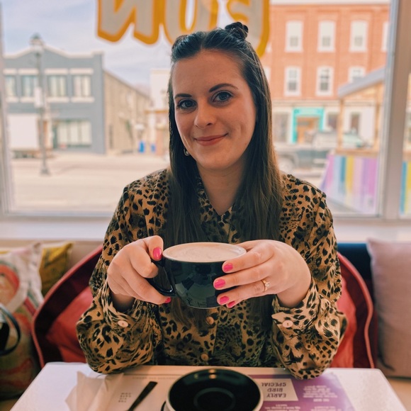 Meet your Posher, Bronwyn - Picture 2 of 2